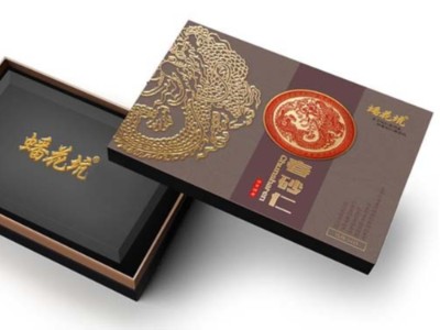 禮盒廠家搭配這樣的內(nèi)托，保健品包裝盒真上檔次